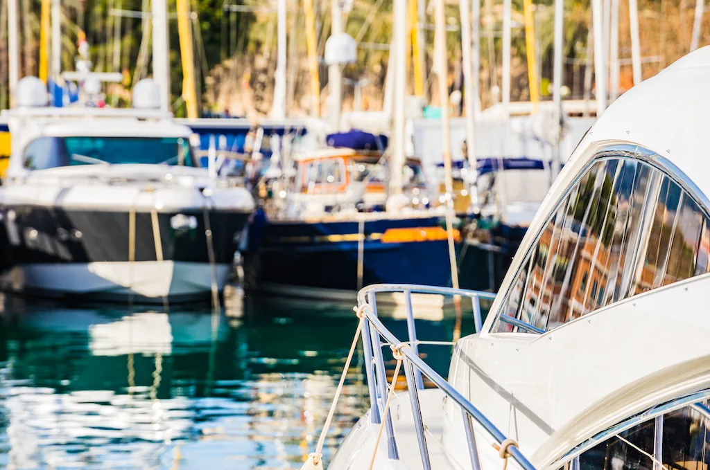 Yacht Club e mare
